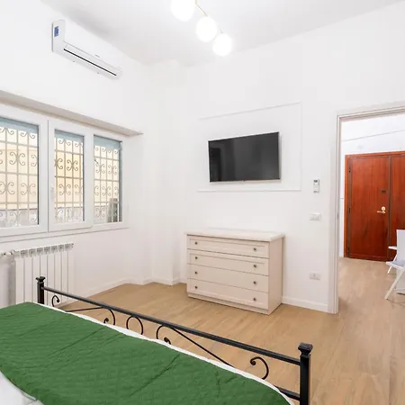 Emerald Suite, Elegant Flat In San Giovanni Area Rome