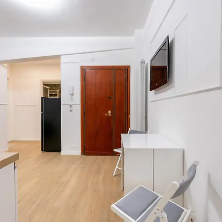 Emerald Suite, Elegant Flat In San Giovanni Area * Rome