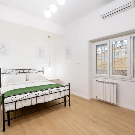 Apartment Emerald Suite, Elegant Flat In San Giovanni Area Rome