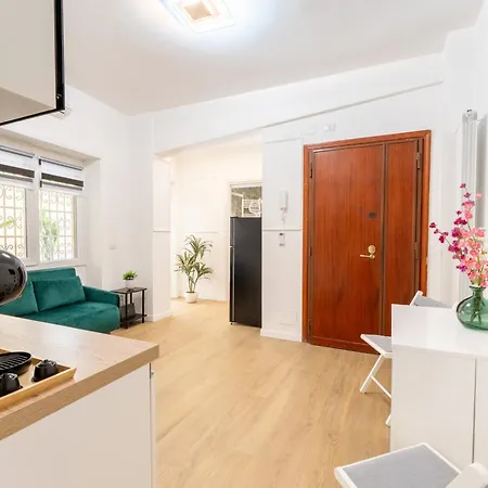 Emerald Suite, Elegant Flat In San Giovanni Area 아파트 *