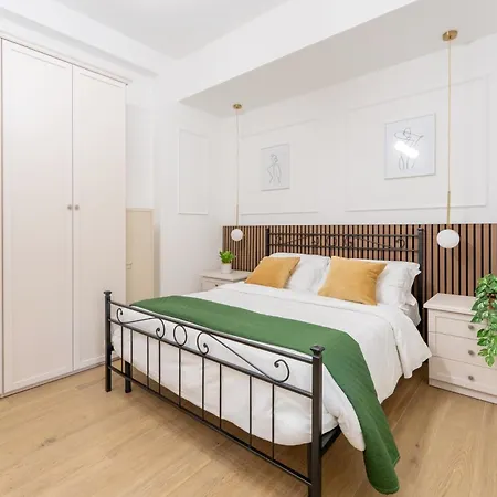 Emerald Suite, Elegant Flat In San Giovanni Area 아파트